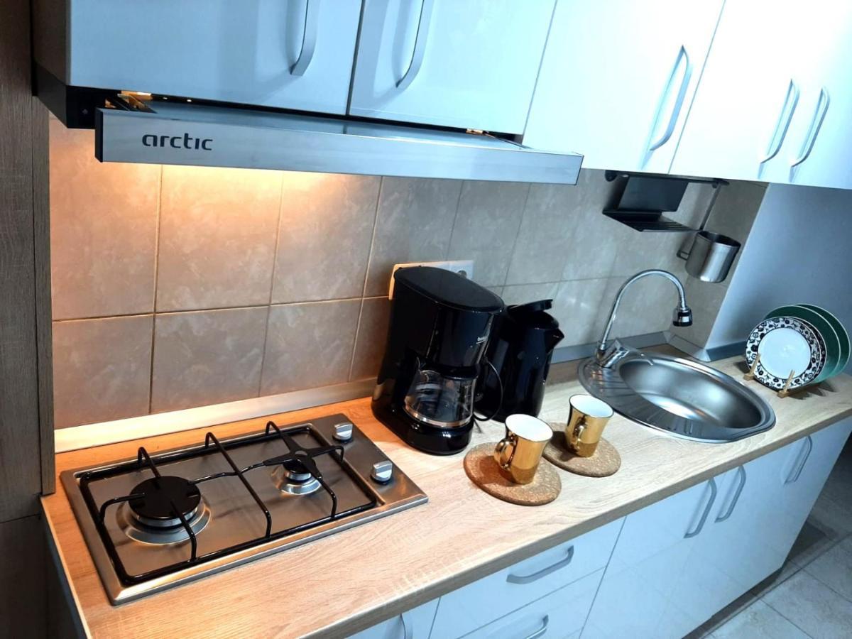 Ultracentral Studio For 4 Бухарест Екстер'єр фото