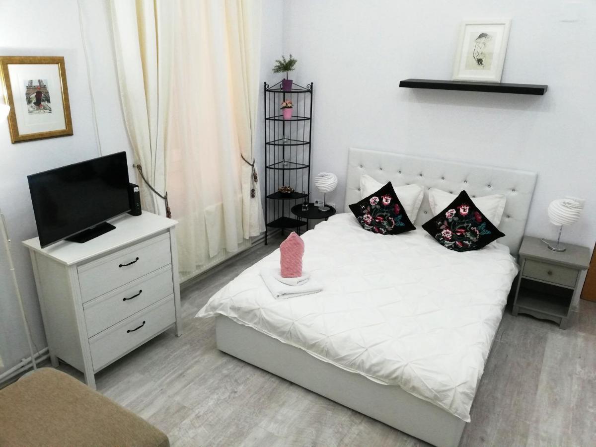 Ultracentral Studio For 4 Бухарест Екстер'єр фото